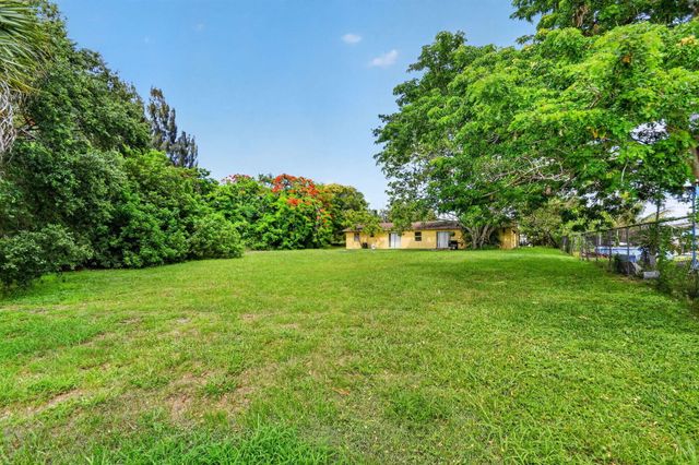 4537 Coconut Road, Lake Worth, FL 33461
