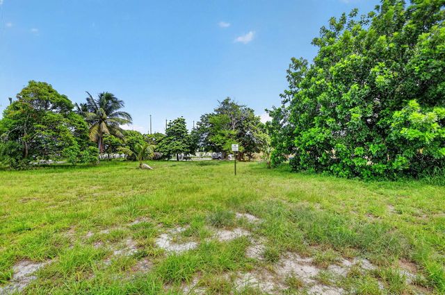 4537 Coconut Road, Lake Worth, FL 33461
