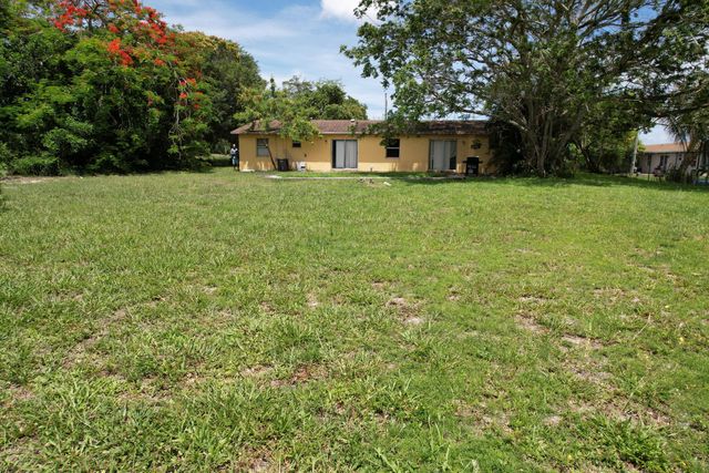 4537 Coconut Road, Lake Worth, FL 33461