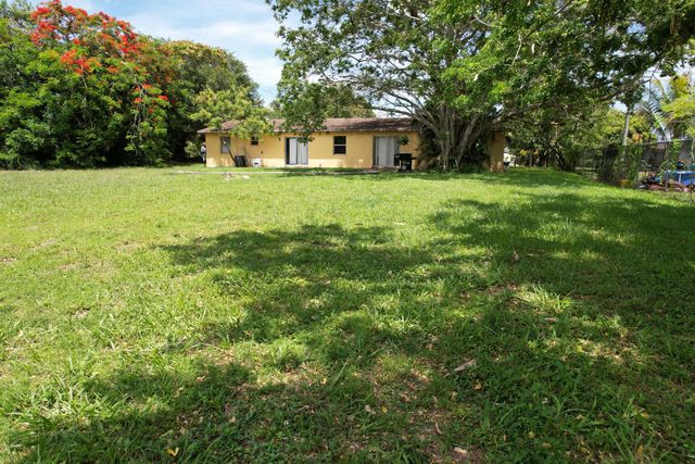 4537 Coconut Road, Lake Worth, FL 33461