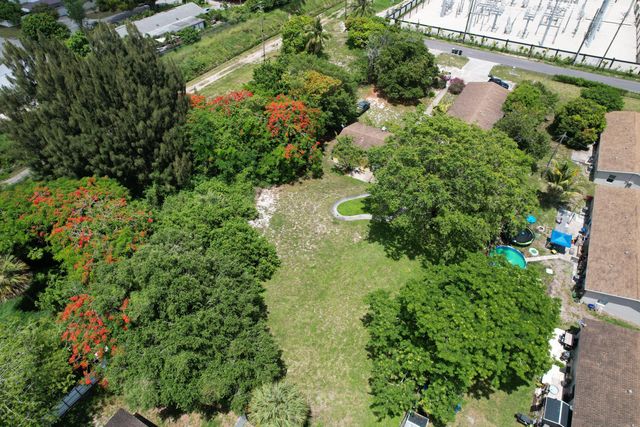 4537 Coconut Road, Lake Worth, FL 33461