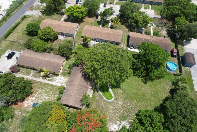 4537 Coconut Road, Lake Worth, FL 33461