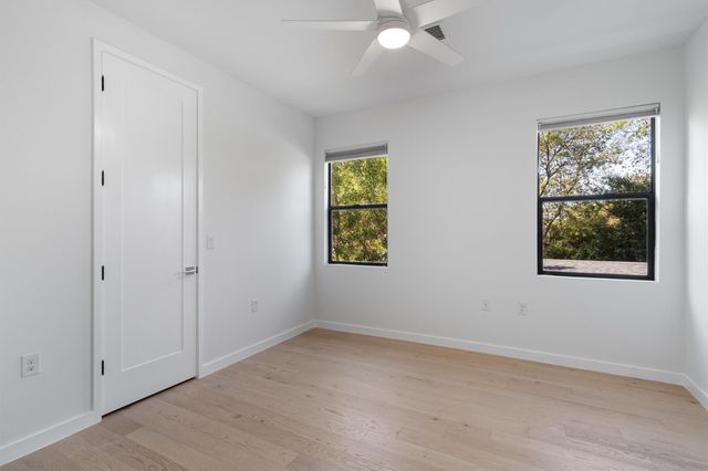 1107 Taulbee LN B, Austin, TX 78757