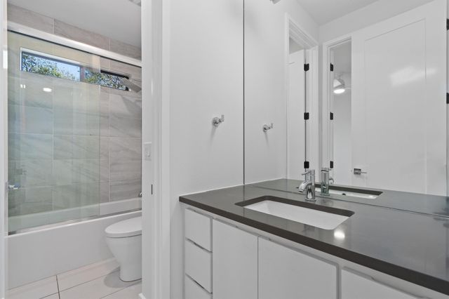 1107 Taulbee LN B, Austin, TX 78757