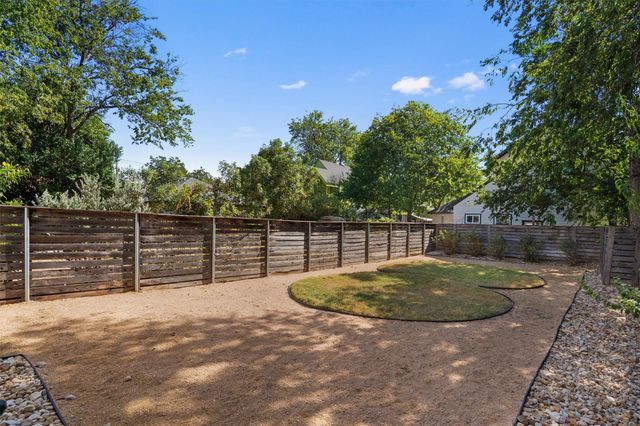 1107 Taulbee LN B, Austin, TX 78757