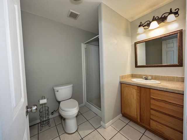 717 N Orange Avenue, Lindsay, CA 93247