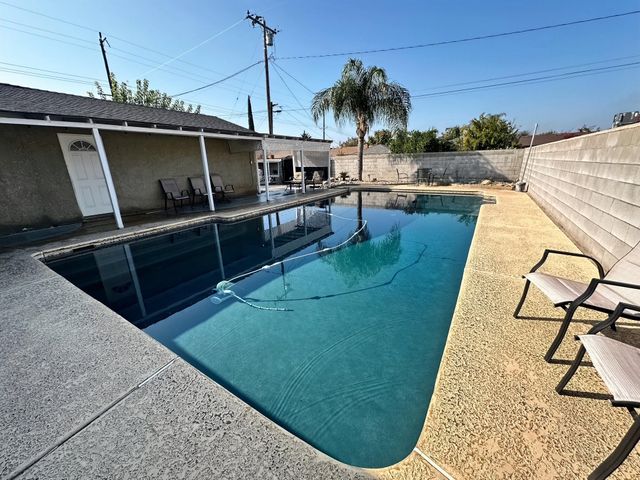 717 N Orange Avenue, Lindsay, CA 93247