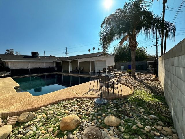 717 N Orange Avenue, Lindsay, CA 93247