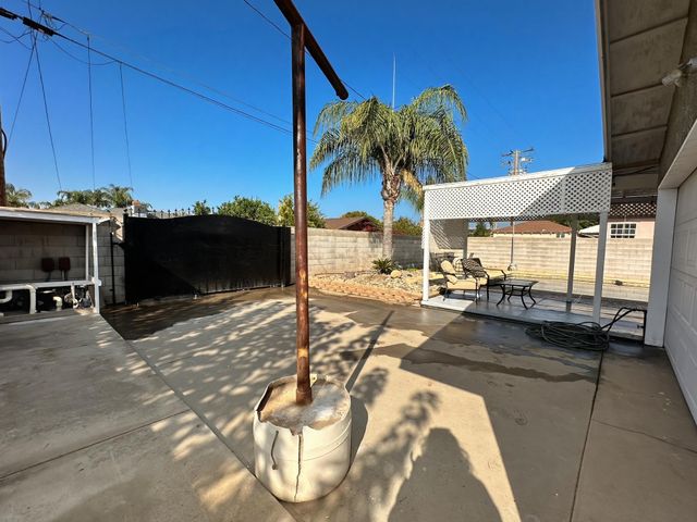 717 N Orange Avenue, Lindsay, CA 93247