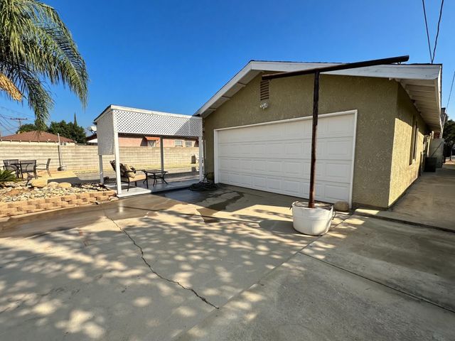 717 N Orange Avenue, Lindsay, CA 93247
