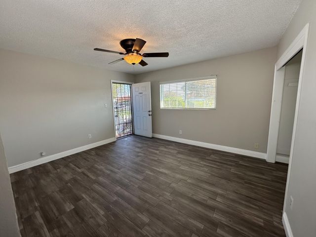 717 N Orange Avenue, Lindsay, CA 93247