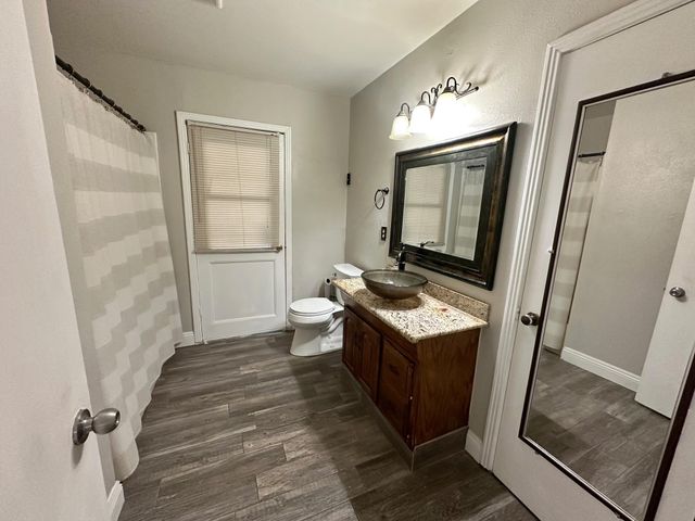 717 N Orange Avenue, Lindsay, CA 93247