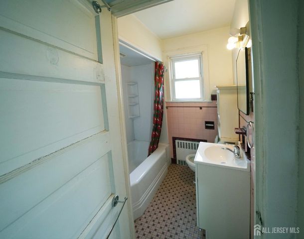 211 S 11 Avenue 2, Highland Park, NJ 08904