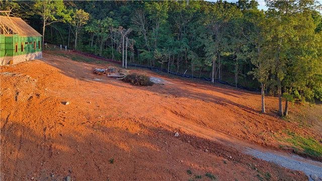 2673 E Stone Mountain Drive, Fayetteville, AR 72701