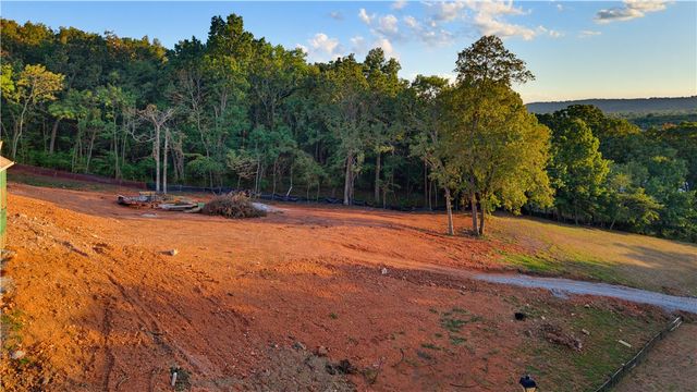 2673 E Stone Mountain Drive, Fayetteville, AR 72701