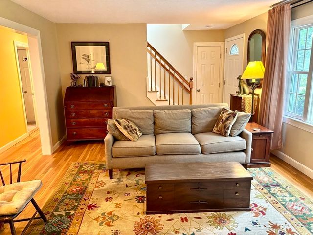 15 Highfield Dr, Lancaster, MA 01523