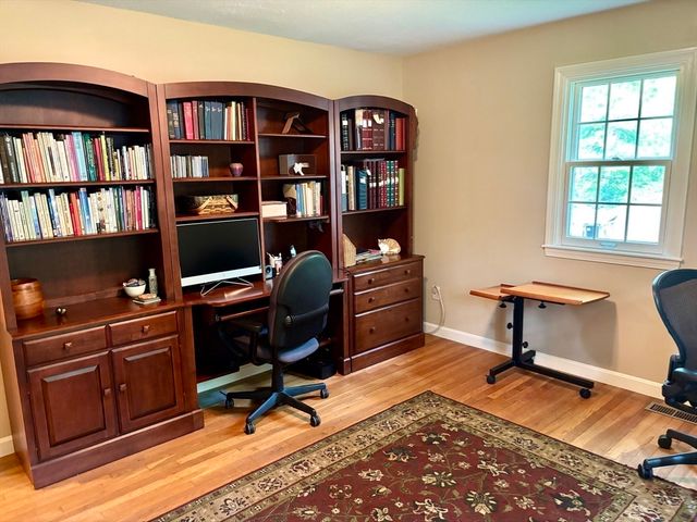 15 Highfield Dr, Lancaster, MA 01523
