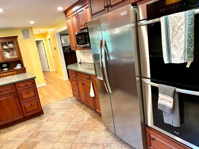 15 Highfield Dr, Lancaster, MA 01523