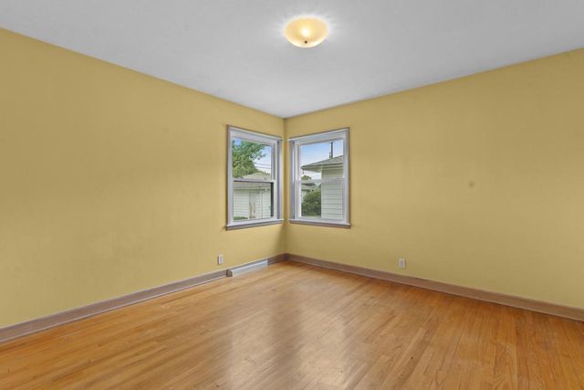 3731 N 77th STREET, Milwaukee, WI 53222
