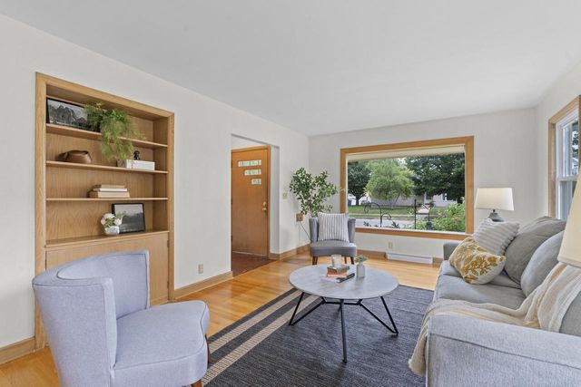 3731 N 77th STREET, Milwaukee, WI 53222