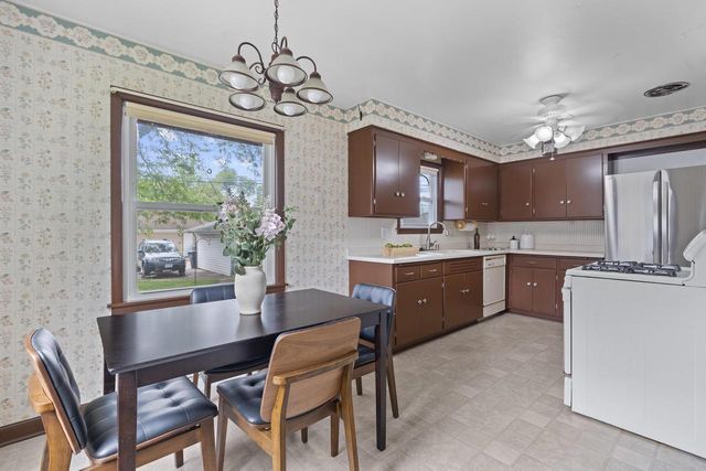 3731 N 77th STREET, Milwaukee, WI 53222