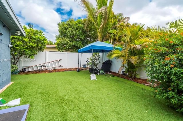 7211 NW 76th Street, Tamarac, FL 33321