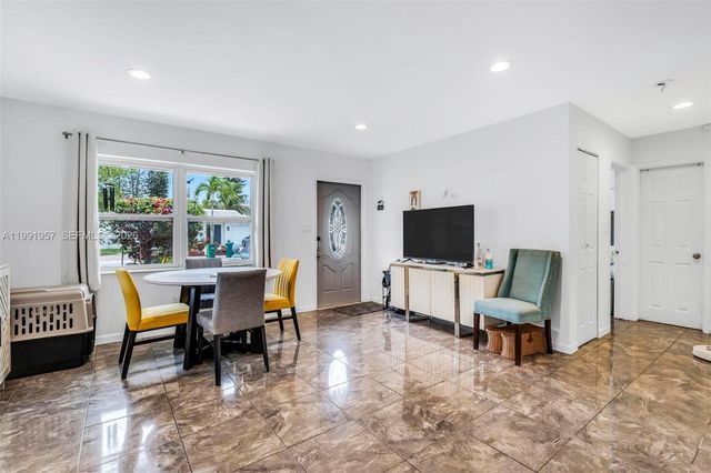 7211 NW 76th Street, Tamarac, FL 33321