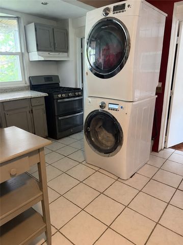 62 De Pinedo Street, Providence, RI 02904