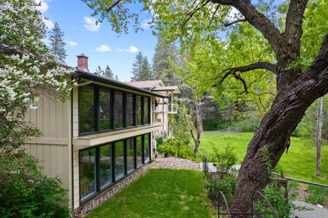 28003 N Hardesty Rd, Chattaroy, WA 99003