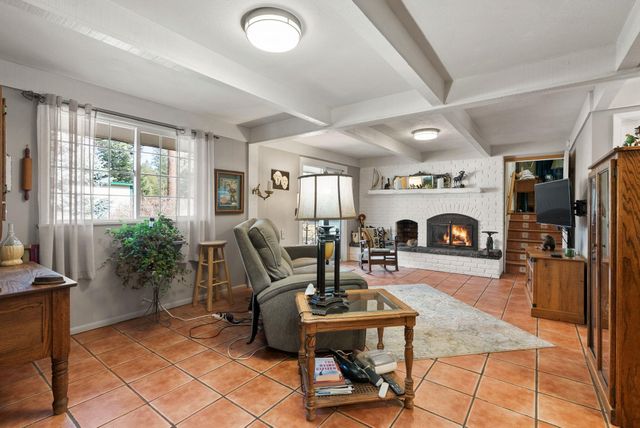 28003 N Hardesty Rd, Chattaroy, WA 99003