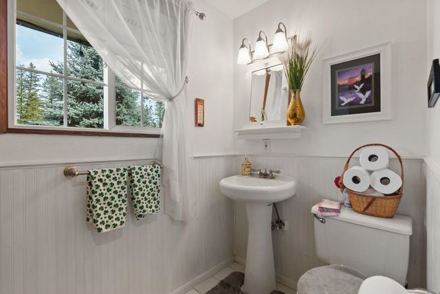 28003 N Hardesty Rd, Chattaroy, WA 99003