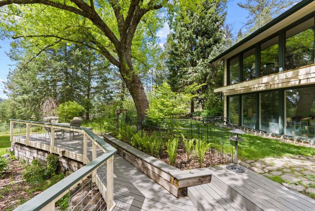 28003 N Hardesty Rd, Chattaroy, WA 99003