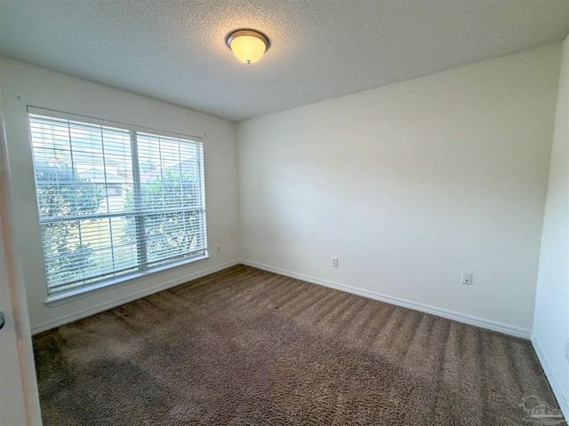 3313 Linger Ct, Pensacola, FL 32526