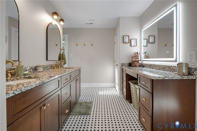 7207 McClellan Rd, Mechanicsville, VA 23111