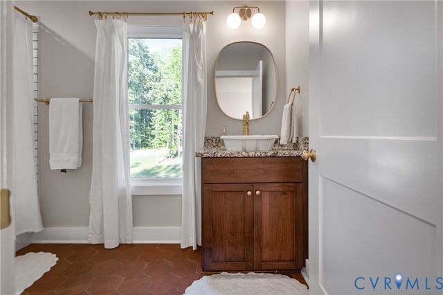7207 McClellan Rd, Mechanicsville, VA 23111