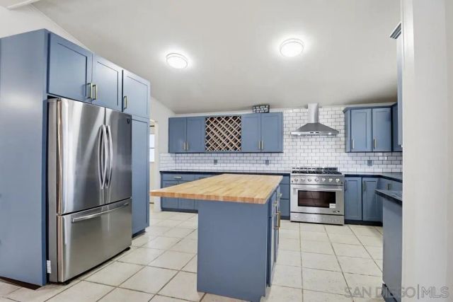 611 Via Santa Paulo, Vista, CA 92081