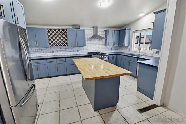 611 Via Santa Paulo, Vista, CA 92081