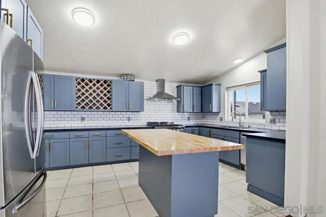 611 Via Santa Paulo, Vista, CA 92081