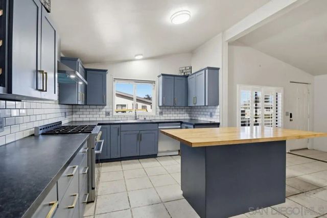 611 Via Santa Paulo, Vista, CA 92081