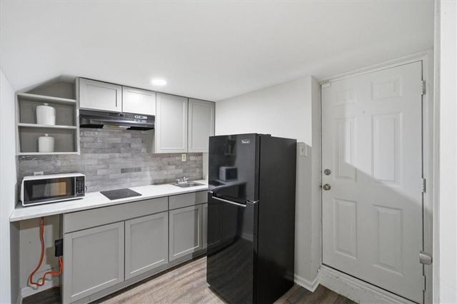 5400 Yecker Avenue, Kansas City, KS 66104