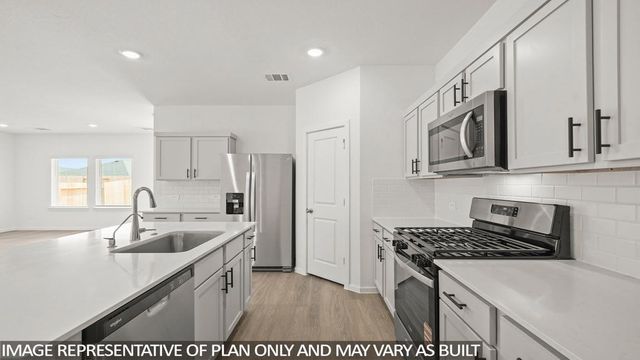 16799 Country Roots Avenue, Conroe, TX 77302