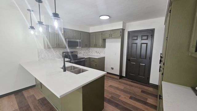 452 S Dove Valley Avenue, Springfield, MO 65802