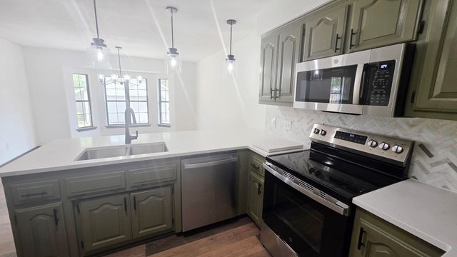 452 S Dove Valley Avenue, Springfield, MO 65802