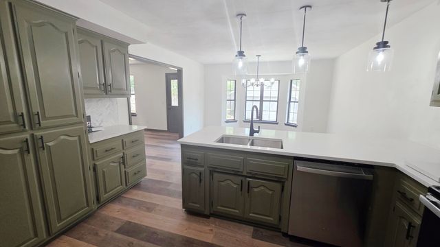 452 S Dove Valley Avenue, Springfield, MO 65802