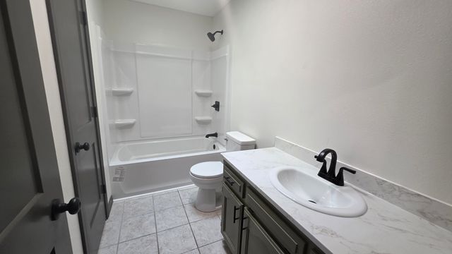 452 S Dove Valley Avenue, Springfield, MO 65802