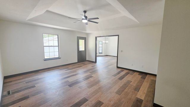 452 S Dove Valley Avenue, Springfield, MO 65802