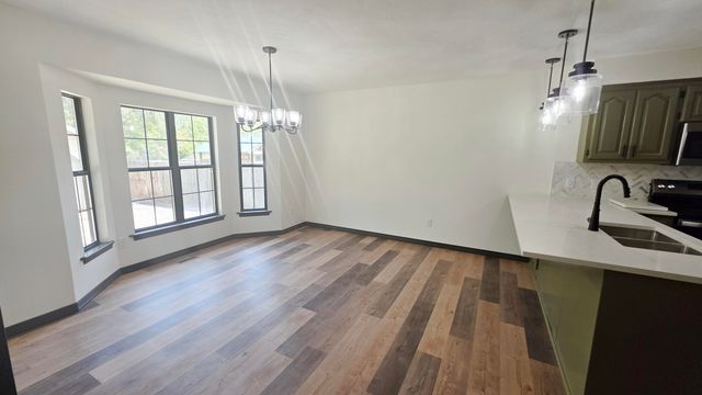 452 S Dove Valley Avenue, Springfield, MO 65802