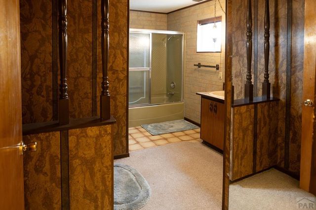 77 Circle Dr, La Junta, CO 81050