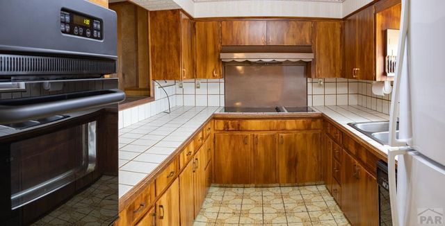 77 Circle Dr, La Junta, CO 81050