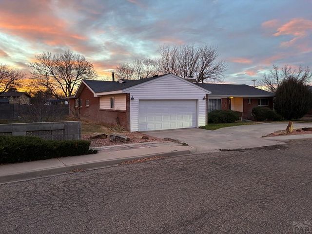 77 Circle Dr, La Junta, CO 81050